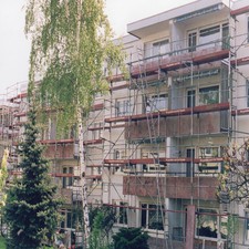 Fassaden- und Balkonsanierung mit eigenem Gerüstbau